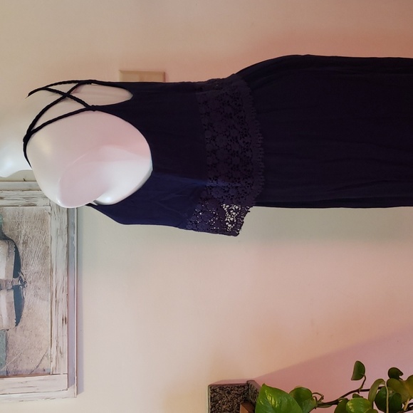 C Dress - Picture 5 of 9